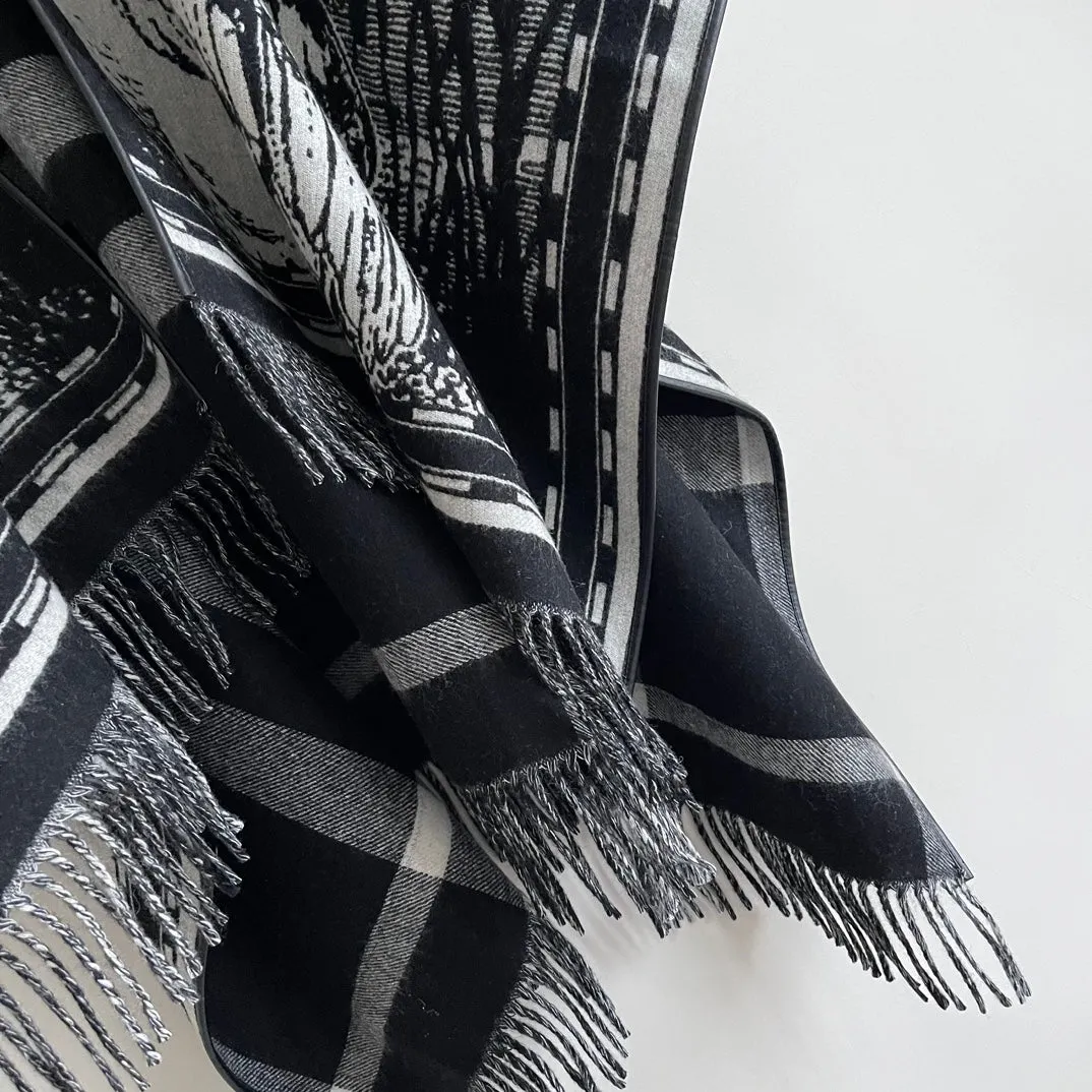 SWAN CAPE IN BLACK MIX WHITE CASHMERE 402246